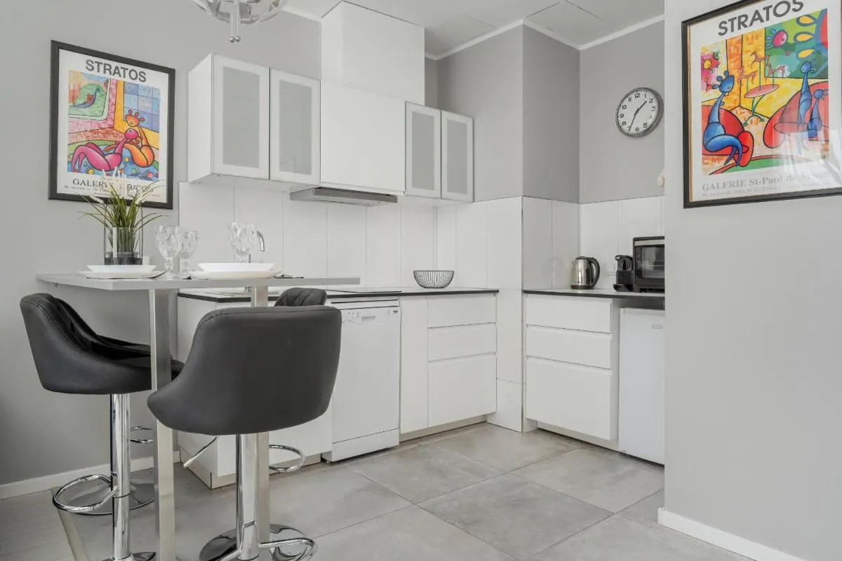 Image 3 of Wrocław Center Apartment Close to the Market and Park with Parking & Air Conditioning by Renters Prestige