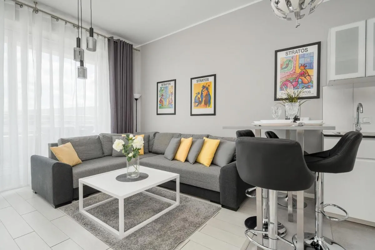 Image 6 of Wrocław Center Apartment Close to the Market and Park with Parking & Air Conditioning by Renters Prestige