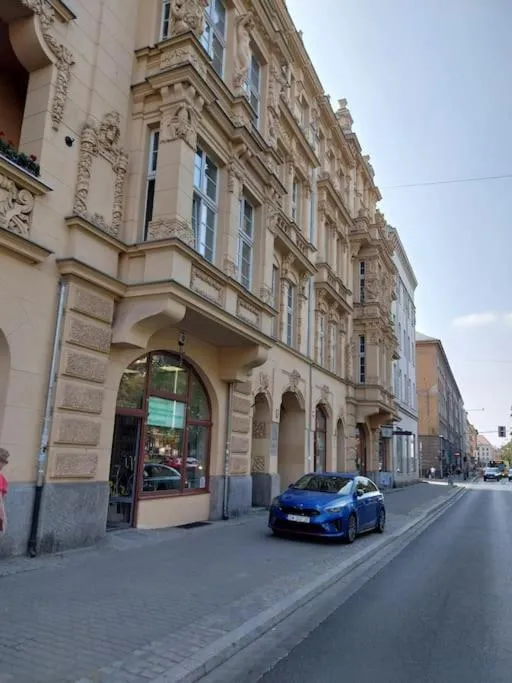 Image 5 of central station,market 5min